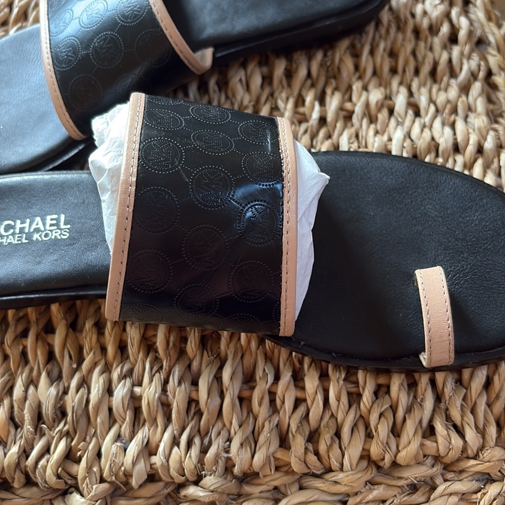 EUC. Michael Kors sandals. Size 10 - Picture 15 of 16